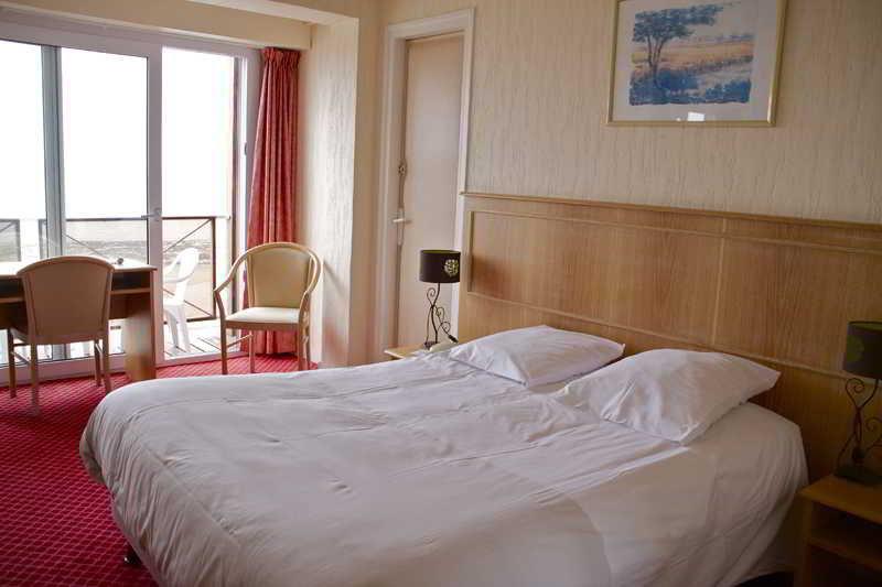 Hotel Des Thermes Et Du Casino Люк-сюр-Мер Экстерьер фото